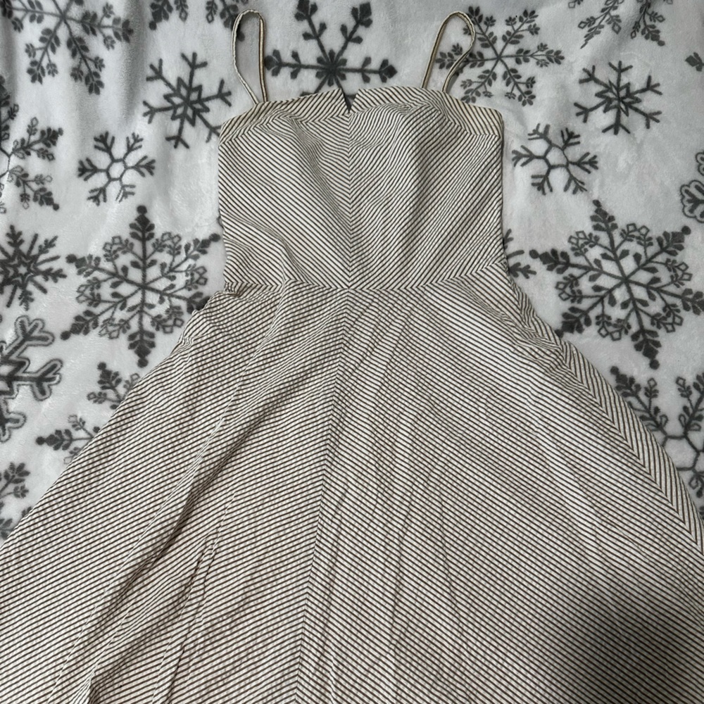 Isaac Mizrahi sleeveless midi dress!